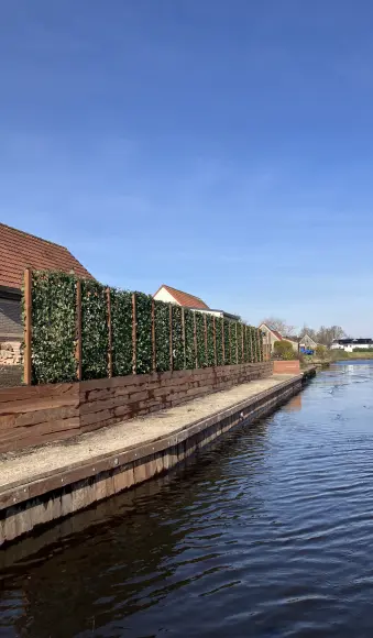 Hardhouten damwand plaatsen in Aldwâld